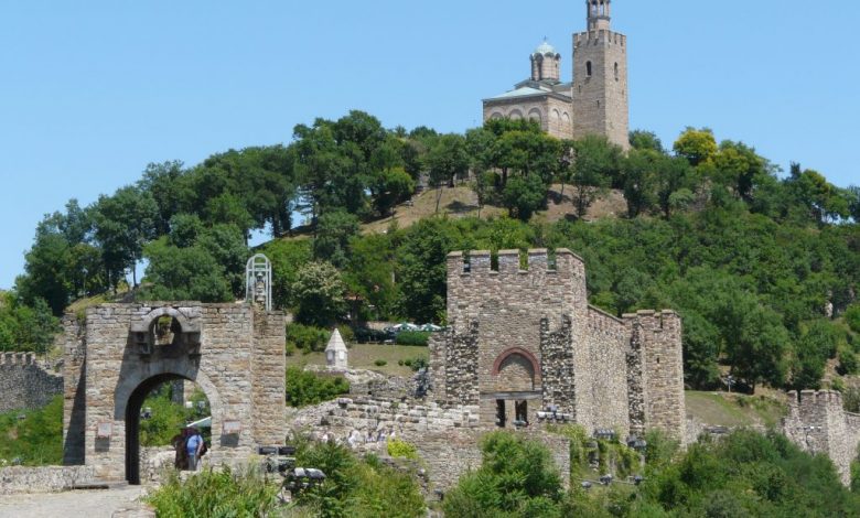 Крепостта Царевец и хълма Трапезица във Велико Търново